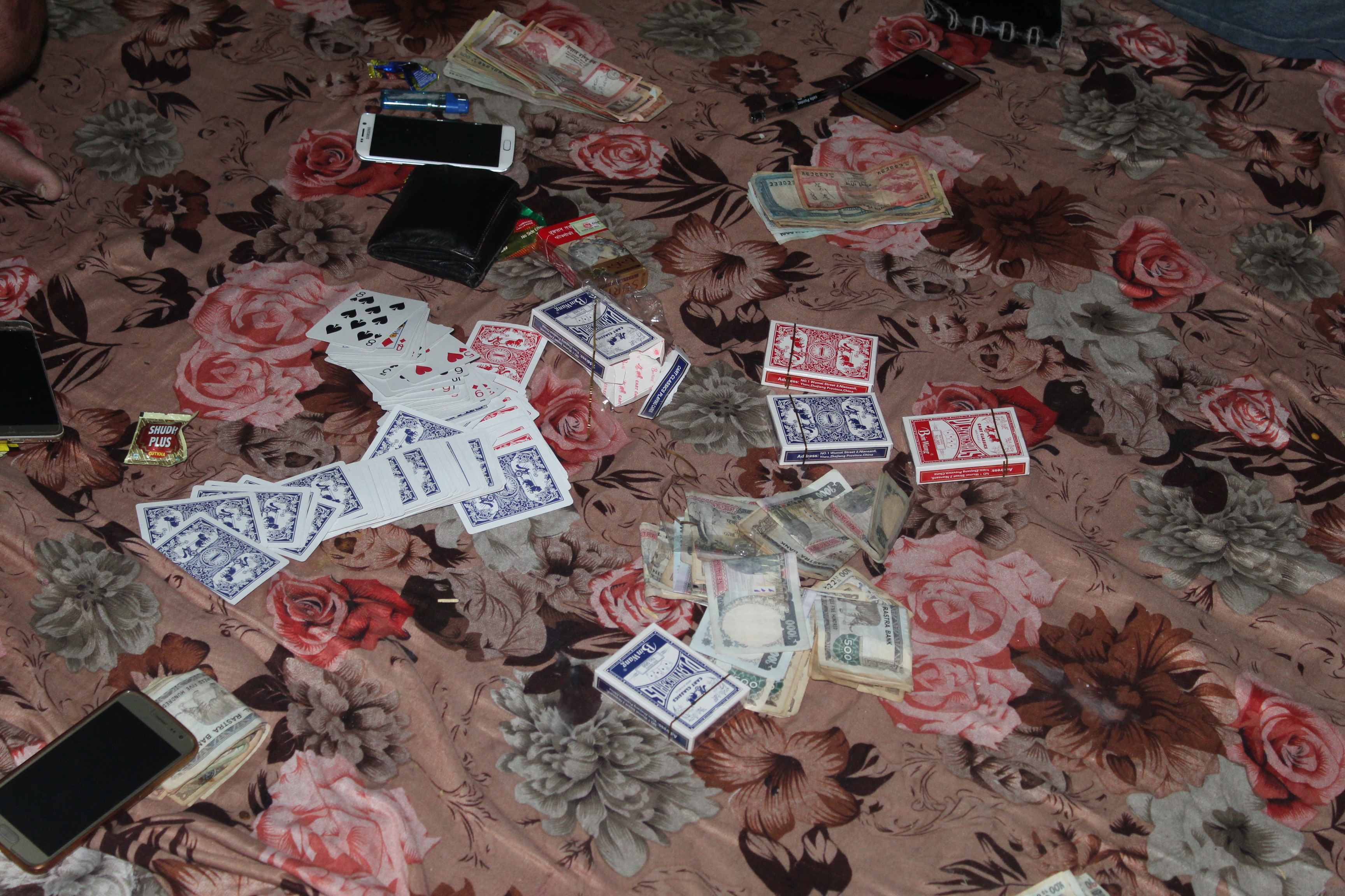 कैलालीमा  ८८ हजार नगद  ७ जना जुवाडे प्रकाउ