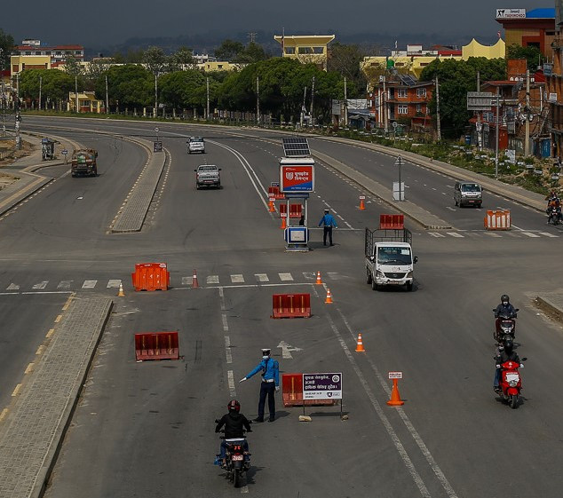 तीन चरणमा यसरी खुल्दैछ लकडाउन खुल्ने र बन्द रहने