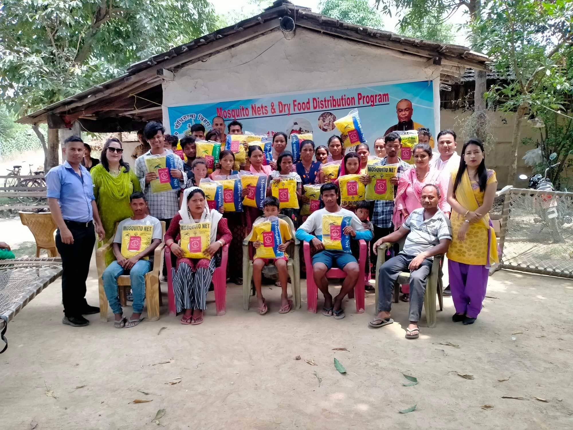 घोडाघोडी न. पा.  ४ मा झुल वितरण