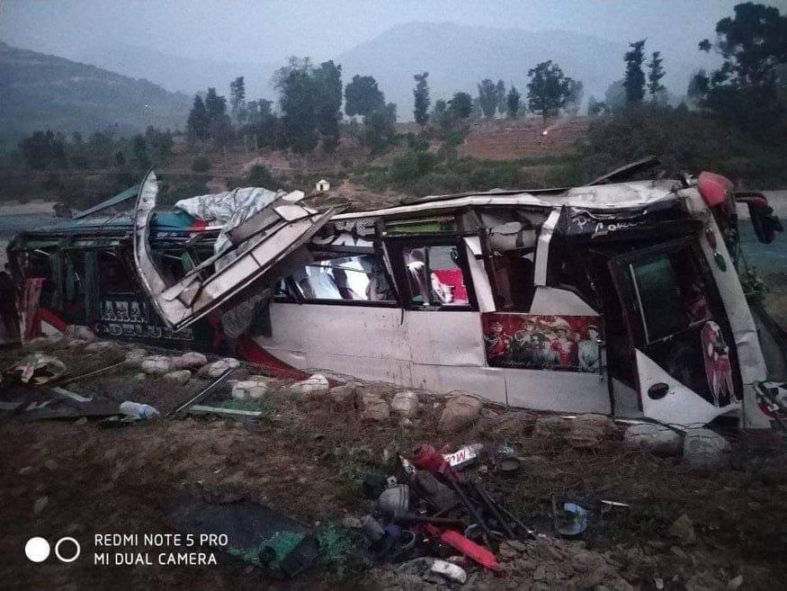 डोटीमा बस दुर्घटना मृतकको सनाखत ३३ जना घाईते