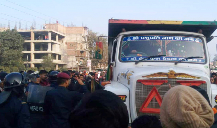 महेन्द्रनगरमा टिप्परको ठक्करबाट एक जनाको मृत्यु