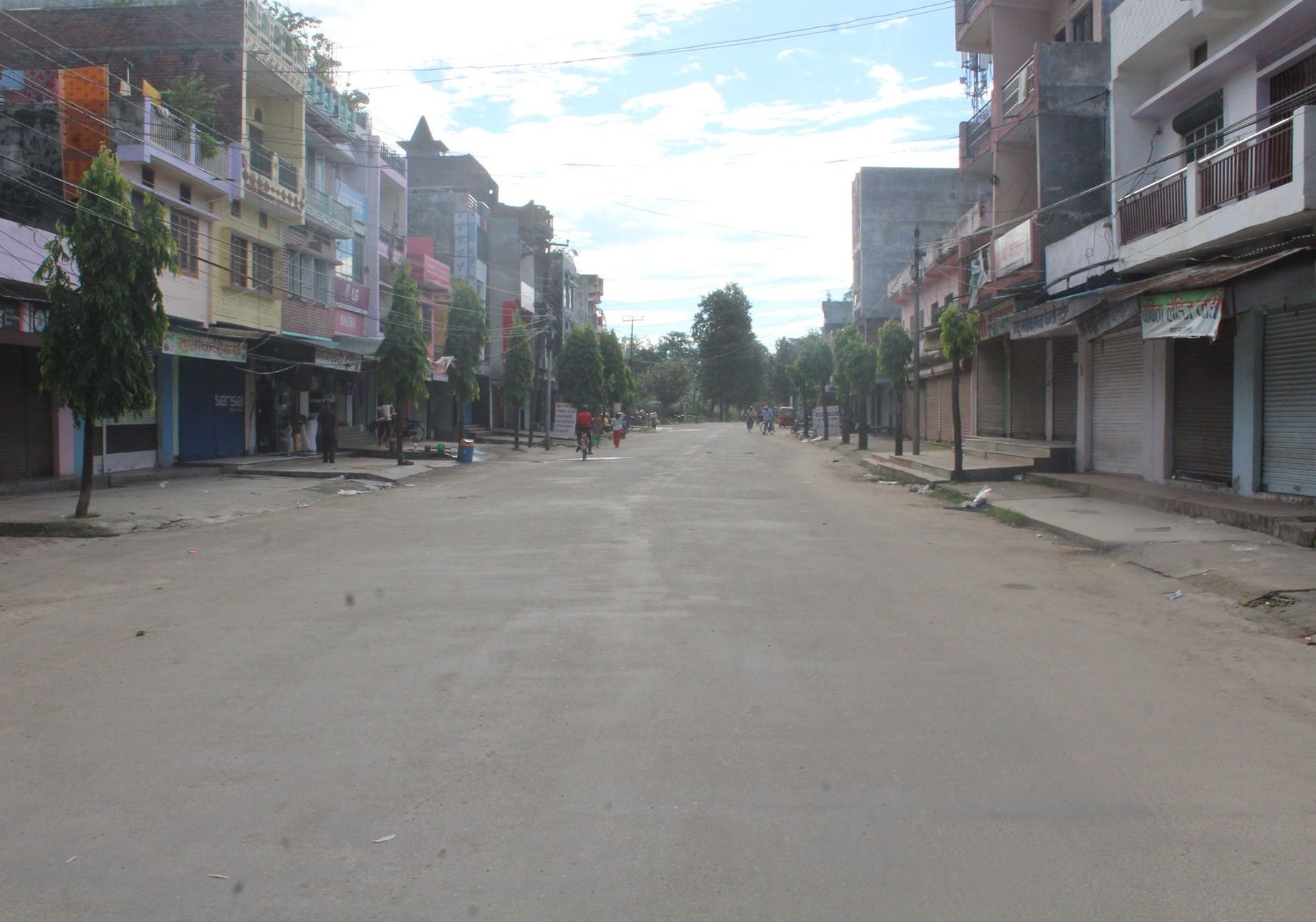 निषेधाज्ञापछि सुनसान बजार