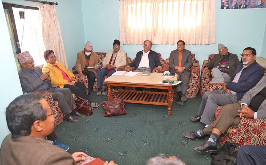 माओवादी केन्द्रको स्थायी कमिटी बैठक बस्दै