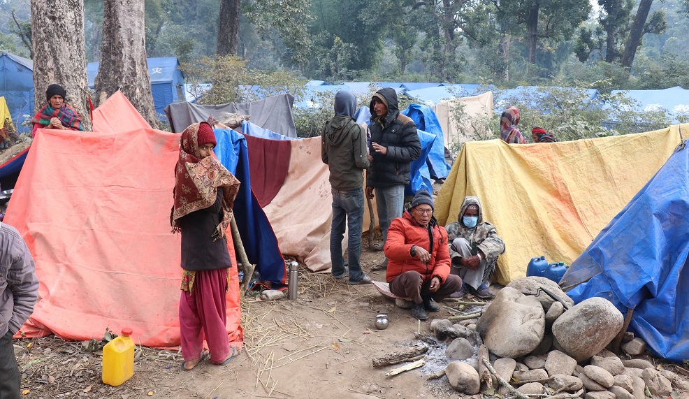 नदीको बाढीबाट बाढी पीडितको पीडा  १३ वर्षदेखि वनमा वास