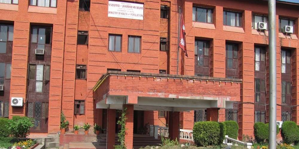 स्वास्थ्य मन्त्रालयले कोरोना संक्रमित युवतीको सम्पर्कमा आएकाको खोजी थाल्यो