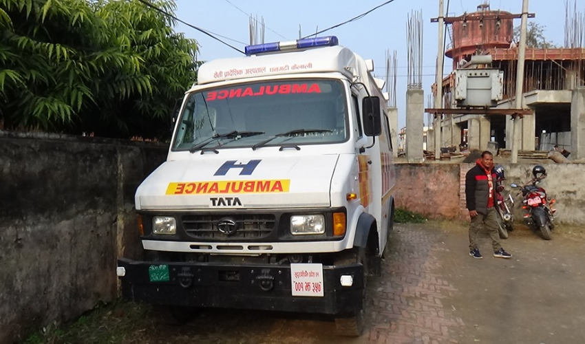 सुदूरपश्चिम सरकारले बाडेका एम्बुलेन्सका पार्टपूर्जामा उत्पादन मिती फरक–फरक