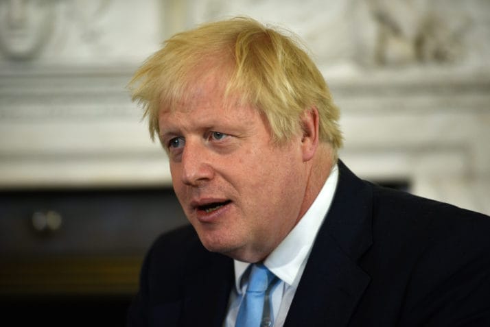 आफ्नै पार्टीभित्र विद्रोह भए पनि बेलायती प्रधानमन्त्रीले पाए विश्वासको मत