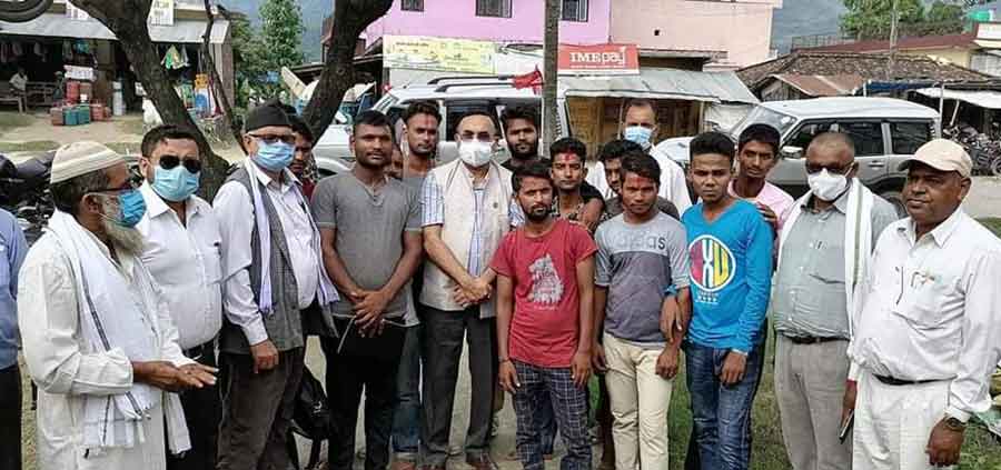 नेकपा र जसपाका ७३ जना नेता कार्यकर्ता कांग्रेसमा प्रवेश