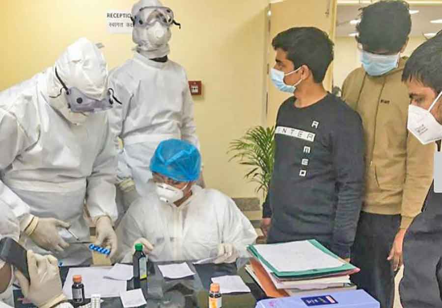 भारतमा कोरोना भाइरसको संक्रमण अनियन्त्रित बन्दै, १०६ को गयो ज्यान, कहाँ कति