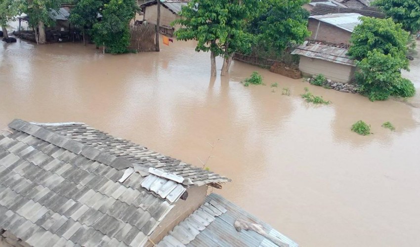 कैलालीमा वर्षाको वितन्डा -  ६ हजार घर डुबानमा