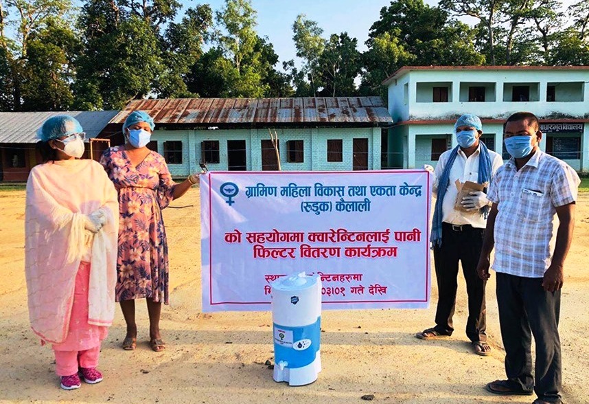 काँग्रेस नेतृ आरजु राणाको पहलमा  बिभिन्न  क्वारेन्टाईनमा स्वास्थ्य सामाग्री सहयोग