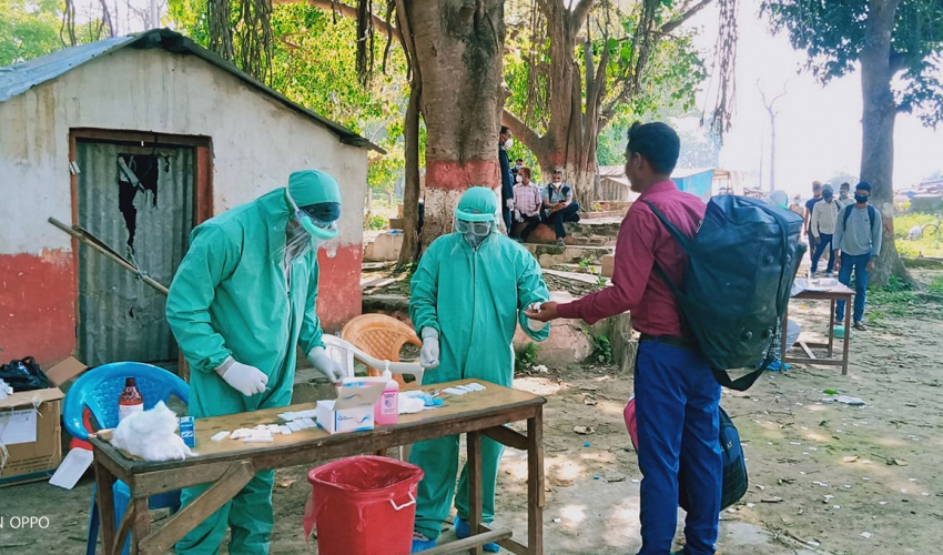 भारतबाट फर्केका नेपाली खुशीः स्वदेश फर्किन पाउँदा युद्ध जितेजस्तो अनुभव