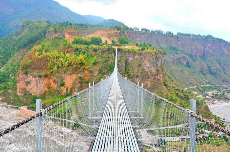 विश्वकै लामो झोलुंगे पुल औपचारिक रुपमा खुला