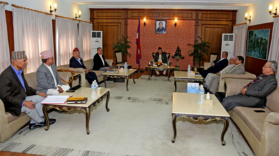 नेकपा बैठक  प्रतिवेदनसहित सुझाव पेश