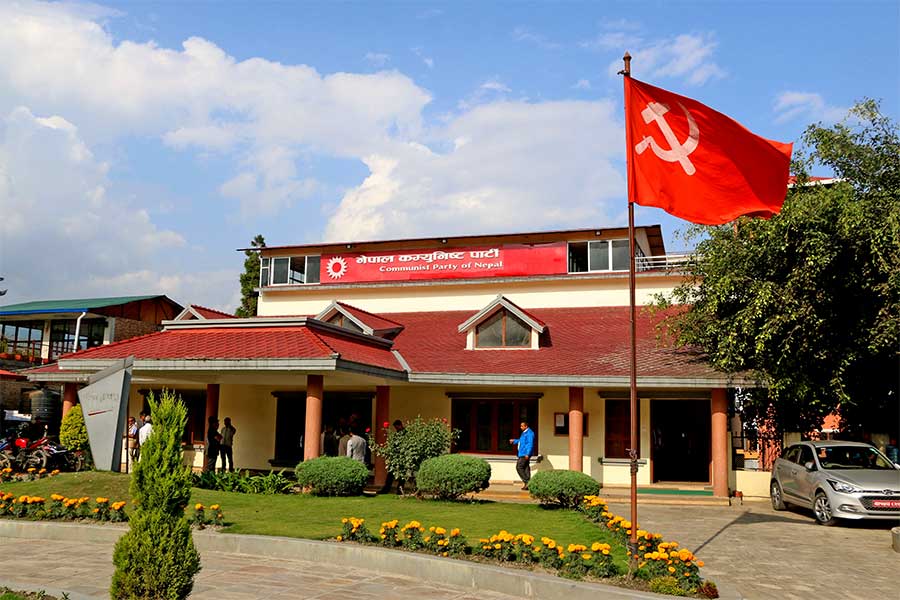 के शीतल निवासमा वादशाह नीरोको अवतरण भएको हो