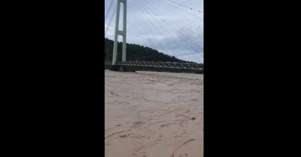 कर्णाली नदीमा पानीको सतह खतराको तह नजिक