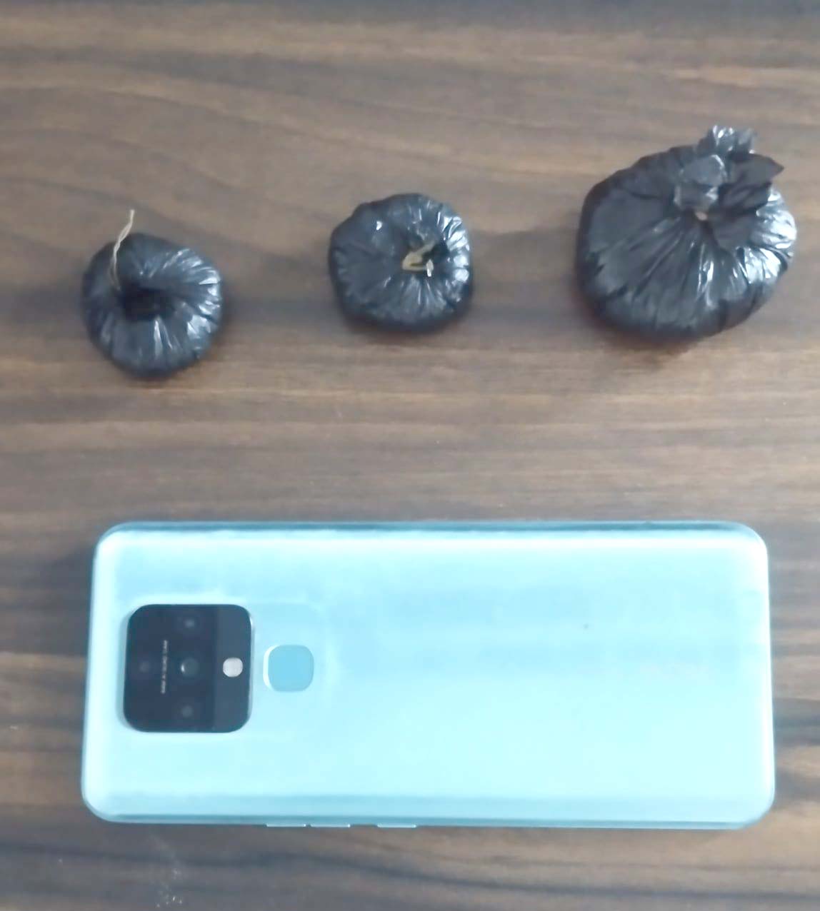 ६१ ग्राम ब्राउनसुगरसहित तीन पक्राउ