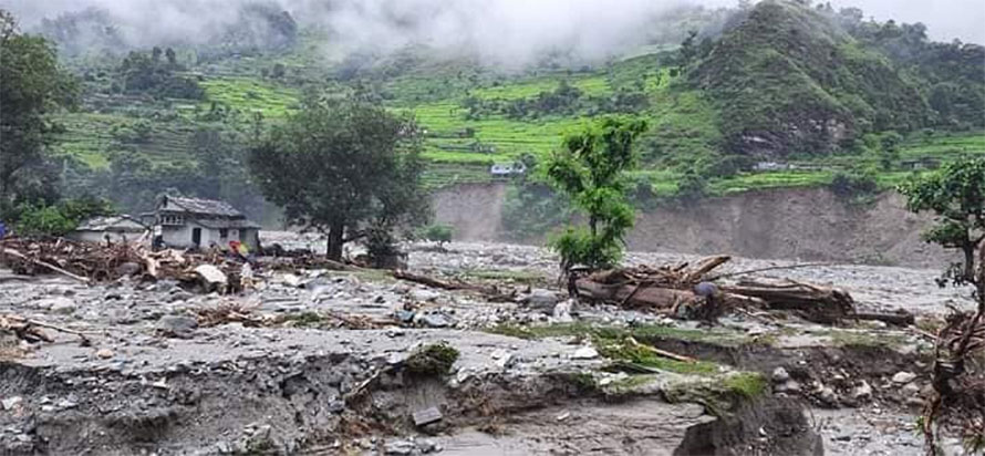 सुदूरपश्चिमका ९ वटै  जिल्लाका  ३ हजार घरपरिवार   प्रभावित, पाँचको मृत्यु, २ जना बेपत्ता