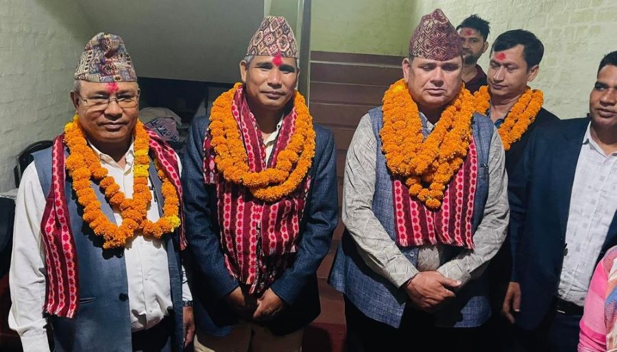 एमालेका नारदमुनि रानाद्वारा उम्मेदवारी दर्ता