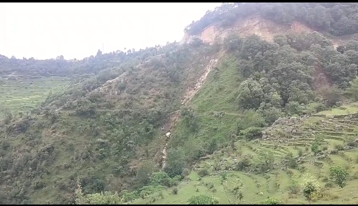 डोटीमा जिप दुर्घटना तीन जनाको मृत्यु, पाँच घाइते