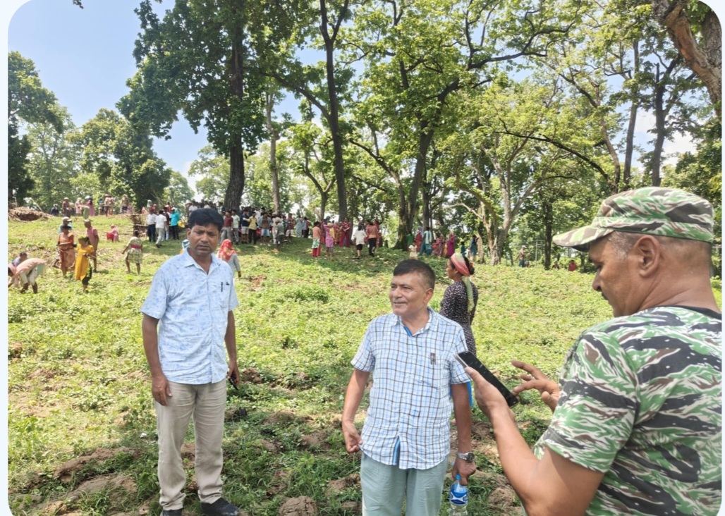 कैलालीमा २० हजार  हेक्टर वन क्षेत्र अतिक्रमणकाे चपेटामा