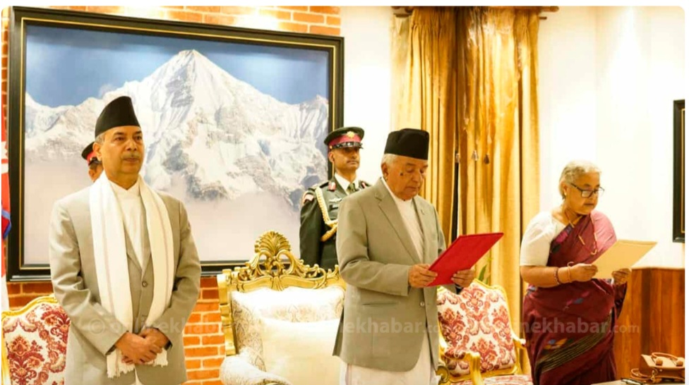 नेपालकाे पहिलो महिला  प्रधानमन्त्री कार्कीले लिइन् शपथ