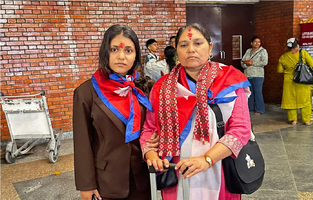 विपिनको खोजीका लागि इजरायल जान विमानस्थल पुगे आमा र बहिनी