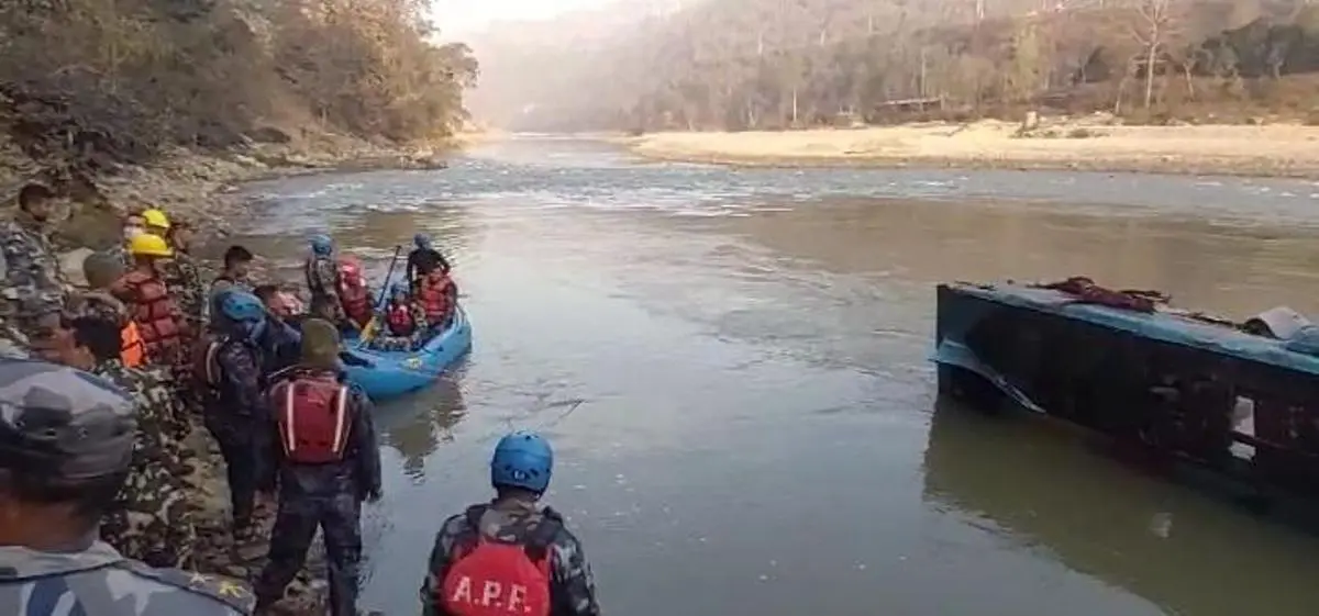 बस त्रिशूलीमा खस्यो  चार जनाको मृत्यु, ३० भन्दा बढी घाइते