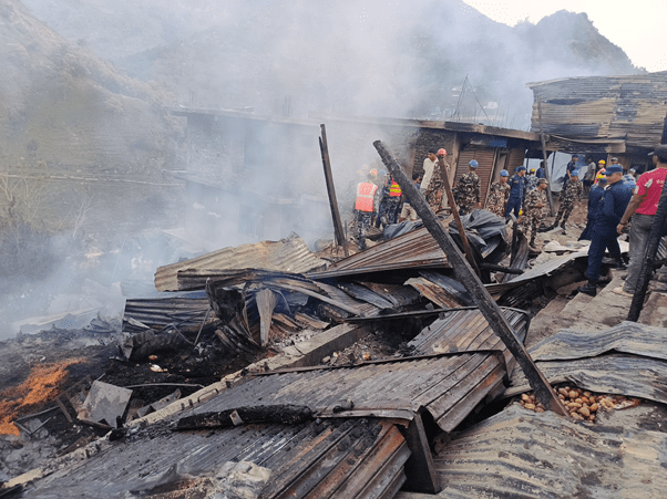 बाजुराको बाम्का बजार आगलागीपीडितका लागि  रकम संकलन