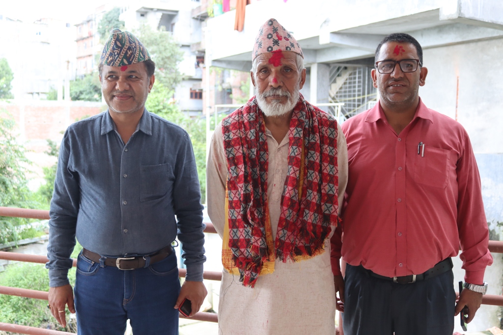 कांग्रेस दार्चुलाका पूर्वजिल्ला सभापति चन्द कांग्रेस बिपीमा प्रवेश