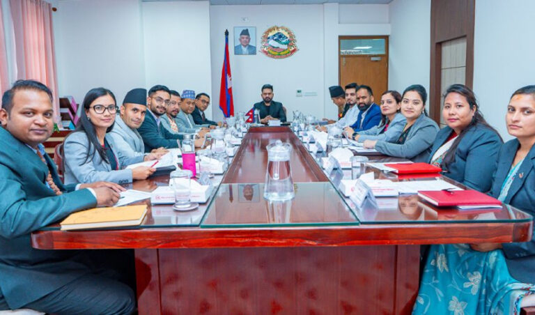 सरकारी कार्यालयमा साताको दुई दिन बिदा दिने निर्णयसँगै अब कार्यालय समय ९ देखि ५ सम्म