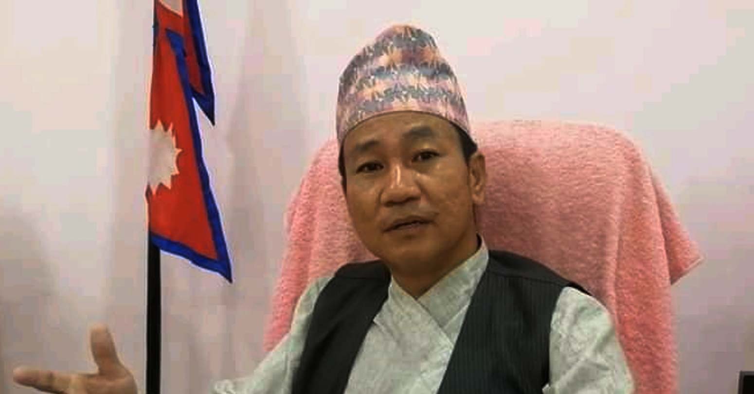 धरानका नगरप्रमुख हर्कराज साम्पाङले दिए दुई जना विरुद्ध प्रहरीमा जाहेरी