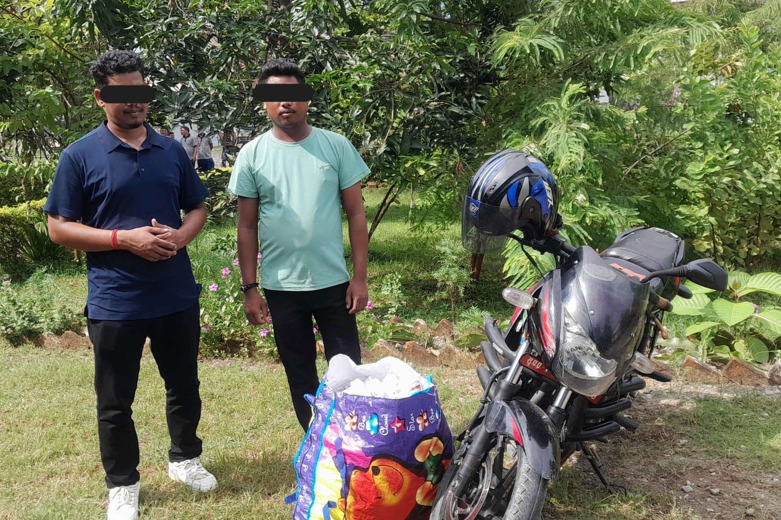 १० लाखभन्दा बढी मूल्यको अवैध औषधीसहित दुई जना पक्राउ