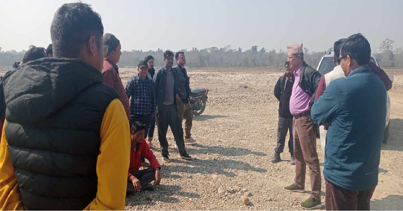 नदीजन्य पदार्थ  संकलनमा  धनगढी र गोदावरी विच विवाद