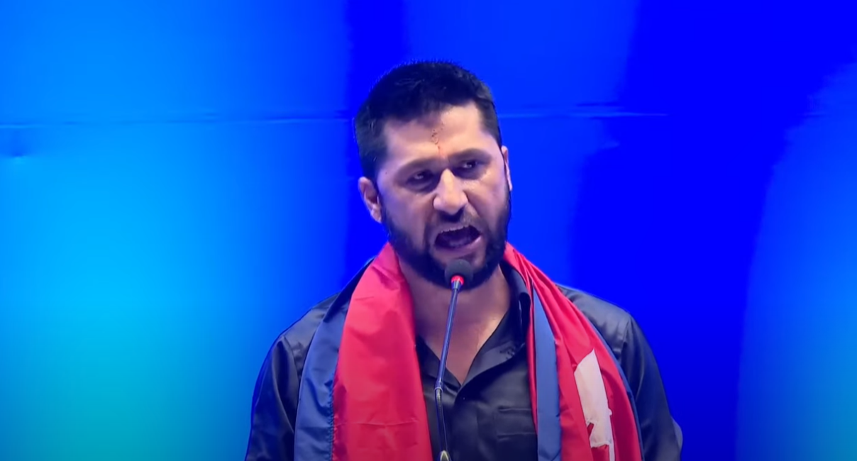 रवि लामिछानेले दिए चितवन–२ बाट उम्मेदवारी