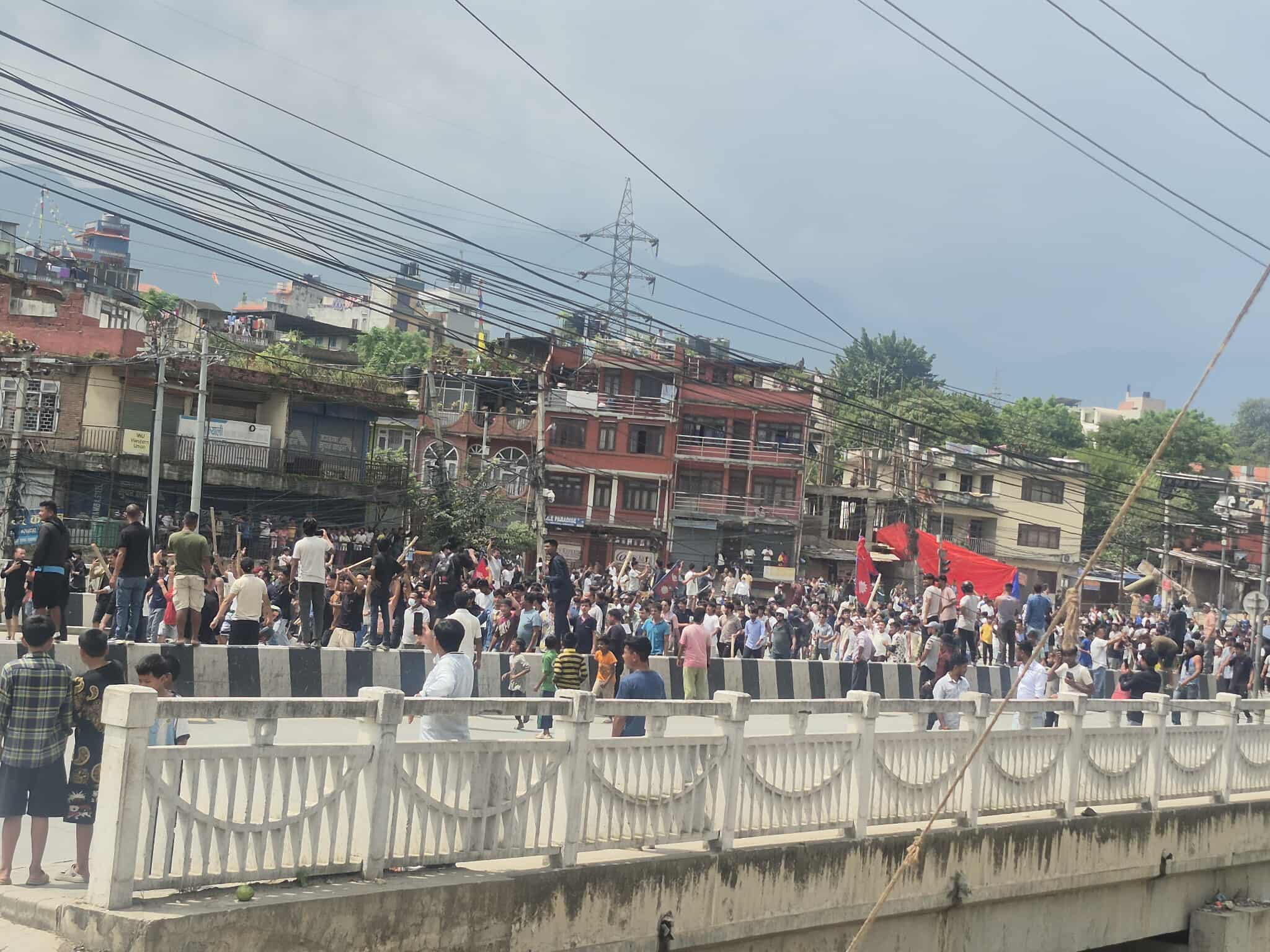 बल्खुमा जम्मा हुँदै आन्दोलनकारी