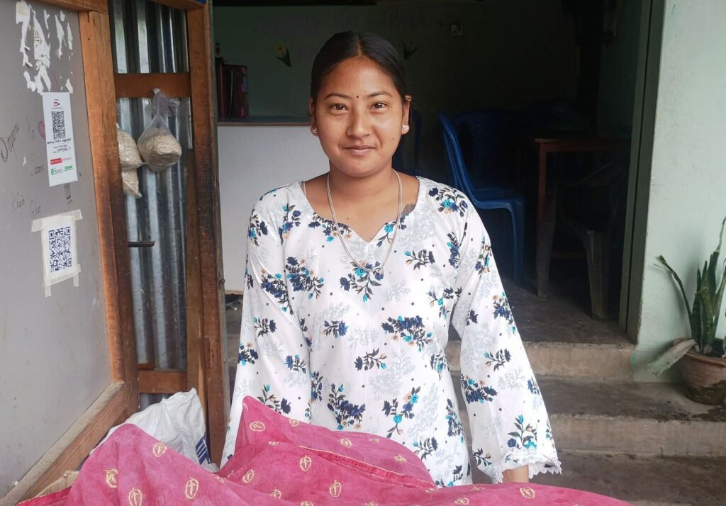 हिमशिखरको साथले नास्ता पसल सञ्चालन मनग्य आम्दानी गर्दै सपना