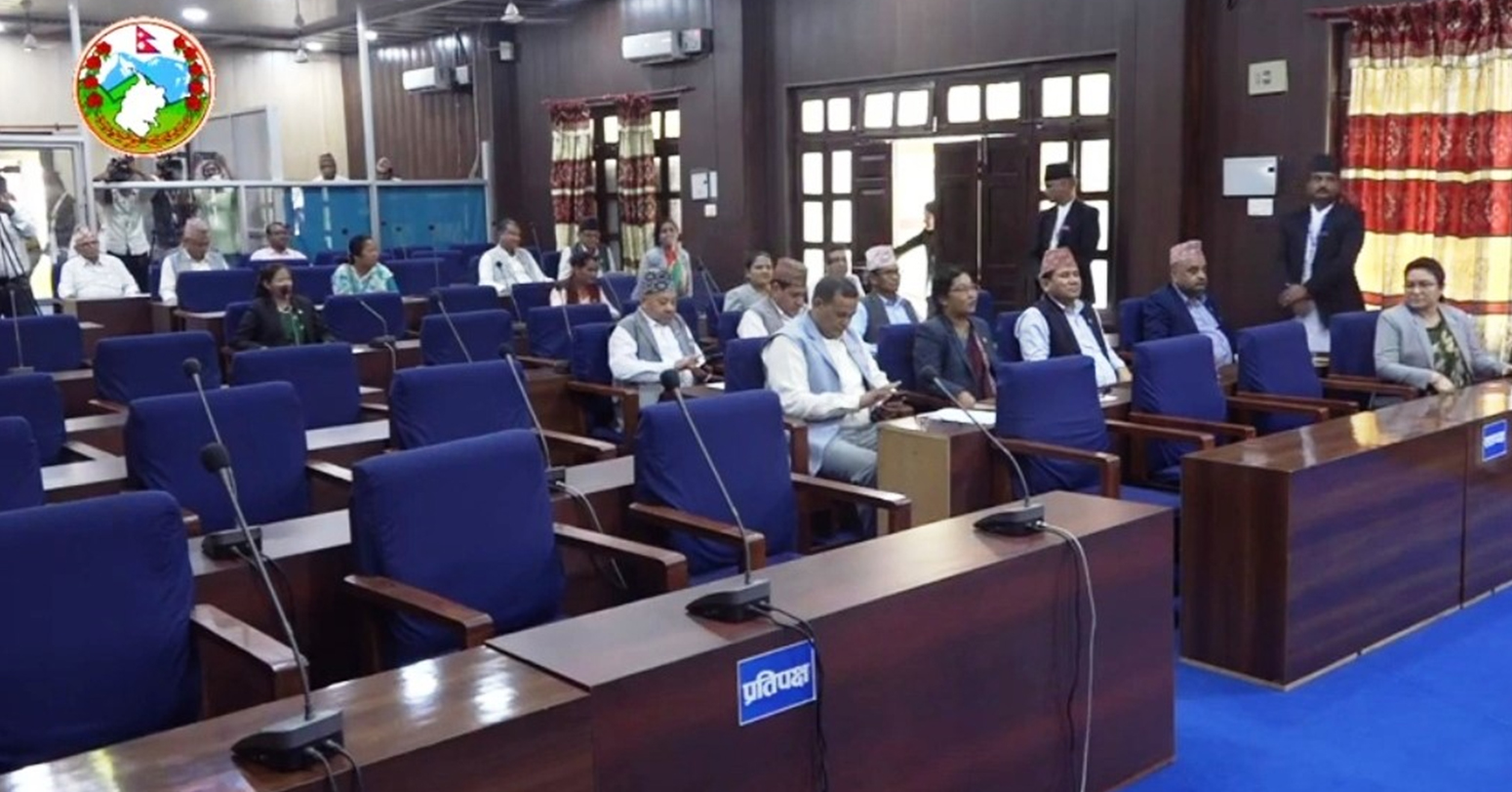 सुदूरपश्चिम प्रदेश सभाका अधिकांश पदाधिकारीले अझै फिर्ता गरेनन् सुविधाका गाडी