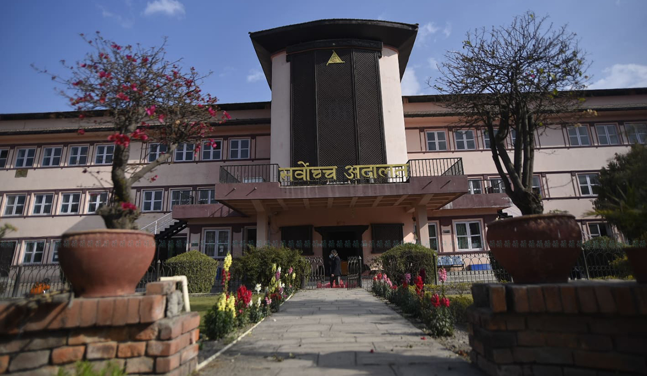 कर्मचारीलाई स्थायी गर्ने विधेयकविरूद्ध सर्वोच्चको कारण देखाऊ आदेश