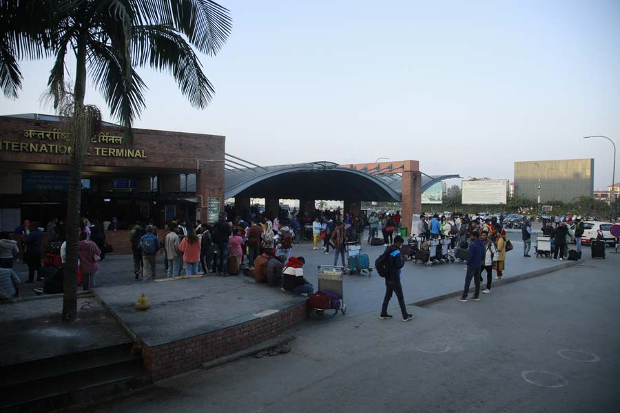 सुन प्रकरणमा विमानस्थलबाट चिनियाँ नागरिकसहित दुईजना पक्राउ