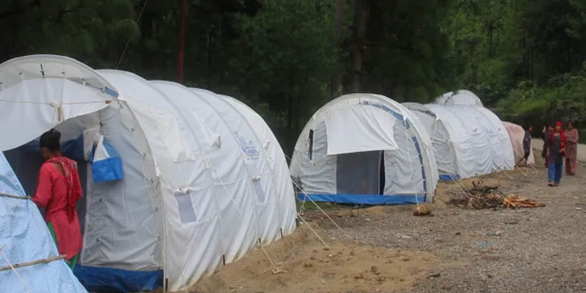 चुरे गाउँपालिकाका पहिरो प्रभावित परिवार त्रिपालमुनि बस्न बाध्य