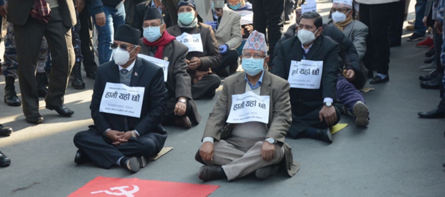 प्रधानमन्त्री ओलीले यसरी सडकमा पुर्‍याए पूर्वप्रधानमन्त्री प्रचण्ड, माधव, झलनाथहरू