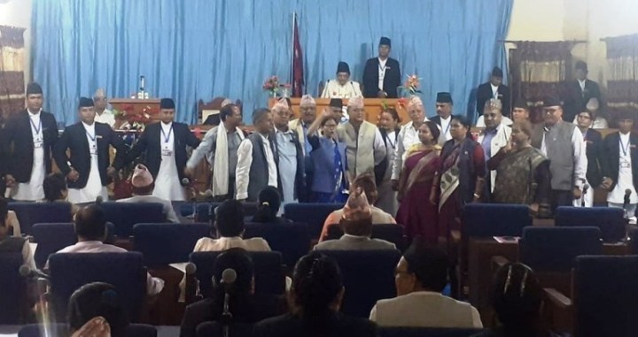 कांग्रेसलगायत प्रतिपक्षी दलहरुले गरे नाराबाजी प्रदेशसभाबैठकमा
