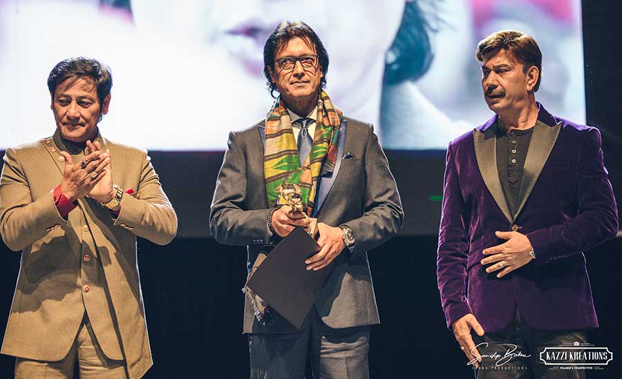 नेपाली चलचित्रका तीन हस्ती शिव, राजेश र भुवन एकै स्टेजमा   सान फ्रानसिस्को,क्यालिफोर्निया ।  चौथो ग्लोबल नेपाली फिल्म अवार्ड कार्यक्रम ग्लोबल नेपाली फिल्म अवार्ड एलएलसी, नेपाल फिल्म सोसाइटी र गोल्डेन स्टेट मुभी मेकर एलएलसीको आयोजना तथा ८८४८ मिडिया हाउस एल